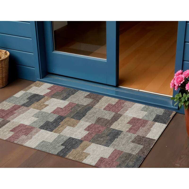 HomeRoots Geometric Transitional Rectangle Outdoor Rug - 3' x 5'