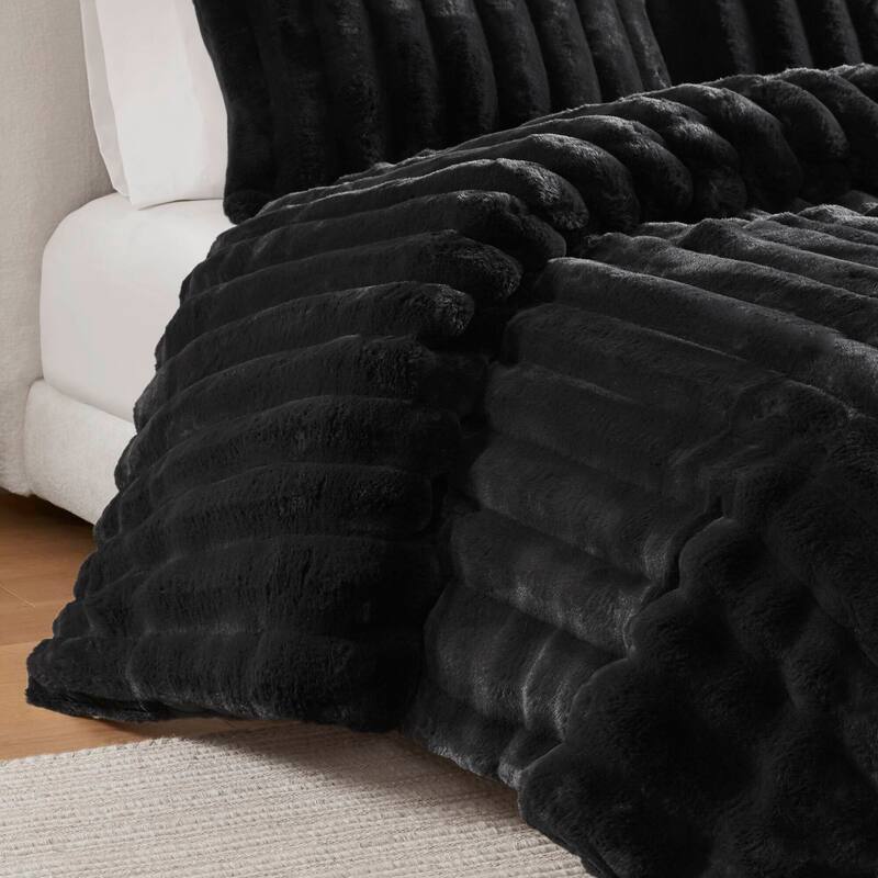 3PCS Full/Queen Fluffy Faux Fur Comforter Set with Ribbed Texture and Velvet Backing