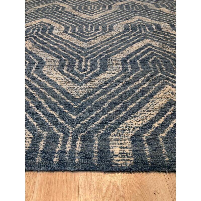 Blue Hand-Tufted Wool Contemporary Spring Rug, 7'6 x 9'6, Plush Cozy Floor Accent - L