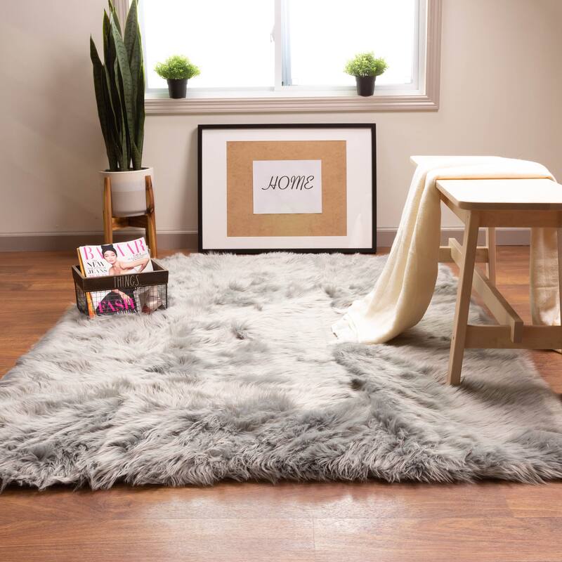 Silver Orchid Parrott Faux Fur Sheepskin Area Rug - 5' x 7' - Gray
