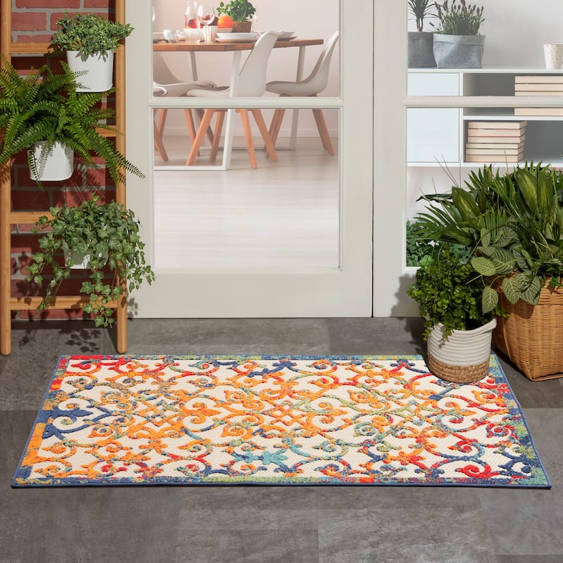 Nourison Aloha Transitional Scroll Indoor/Outdoor Damask Rug