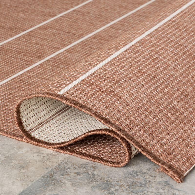 Nuloom Sharyl Modern Striped Indoor/Outdoor Area Rug