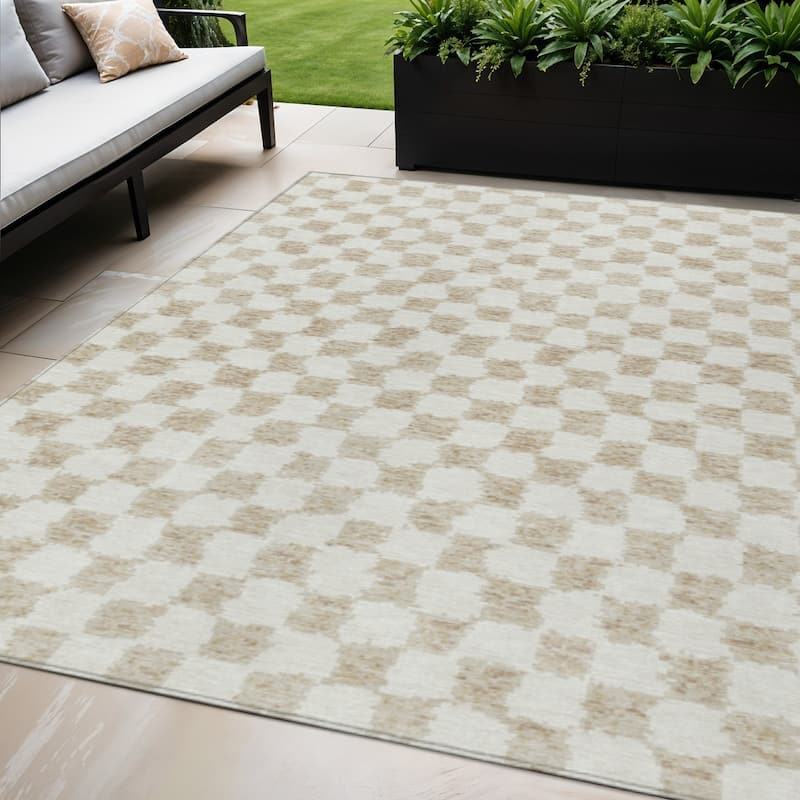 HomeRoots Geometric Transitional Rectangle Outdoor Rug - 5' X 8'