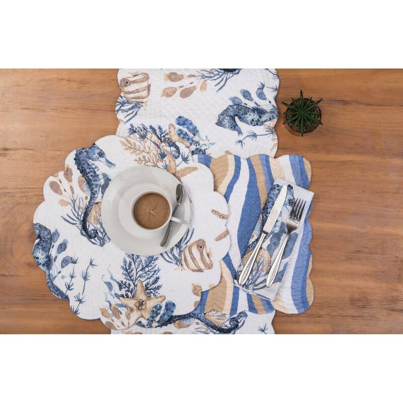 20" x 20" Seahorse Sands Reversible Graphic Print Machine Washable Napkins Set of 6 - Gold