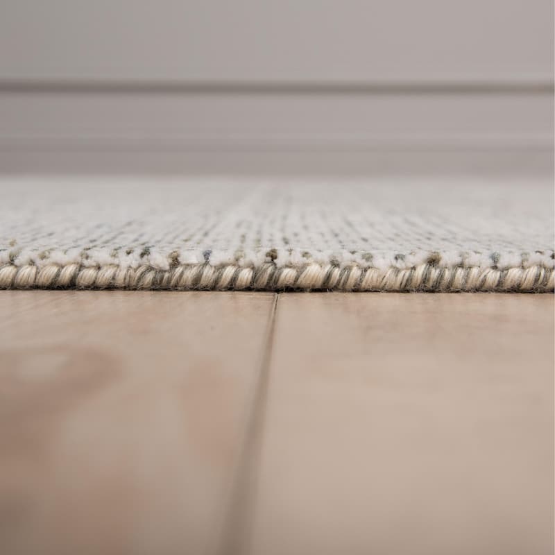 Alora Decor Cedar Hand-loomed Solid Rug