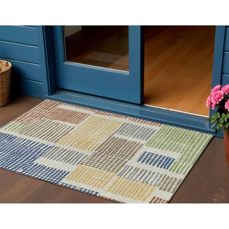 HomeRoots Geometric Transitional Rectangle Outdoor Rug - 3' x 5'