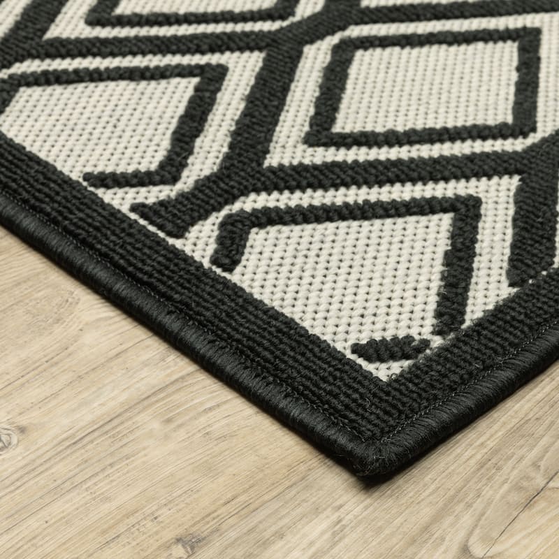 Vista Home Talcot Diamond Relief Grey/ Black Indoor-Outdoor Area Rug