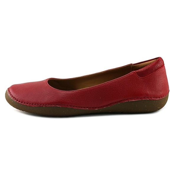 clarks red flat shoes