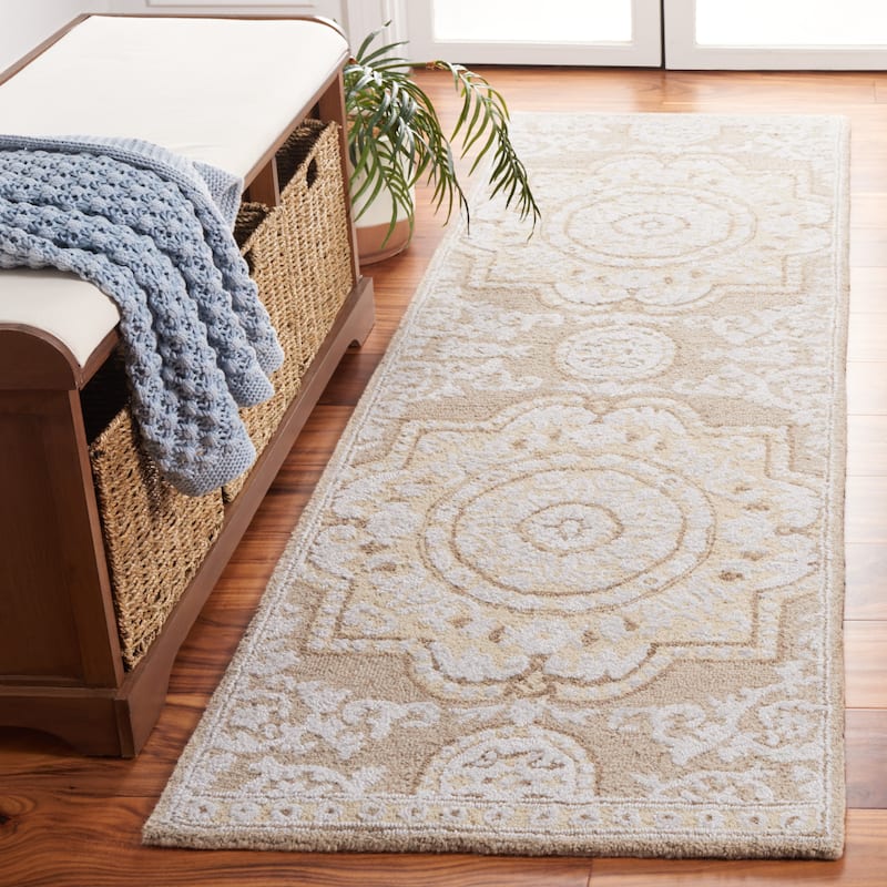SAFAVIEH Handmade Abstract Kiyomi Medallion Wool Rug - 2'3" x 8' Runner - Ivory/Beige