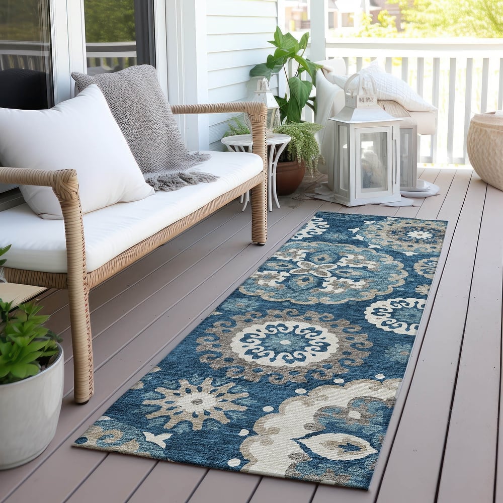 Machine Washable Indoor/ Outdoor Chantille Casual Medallion Rug