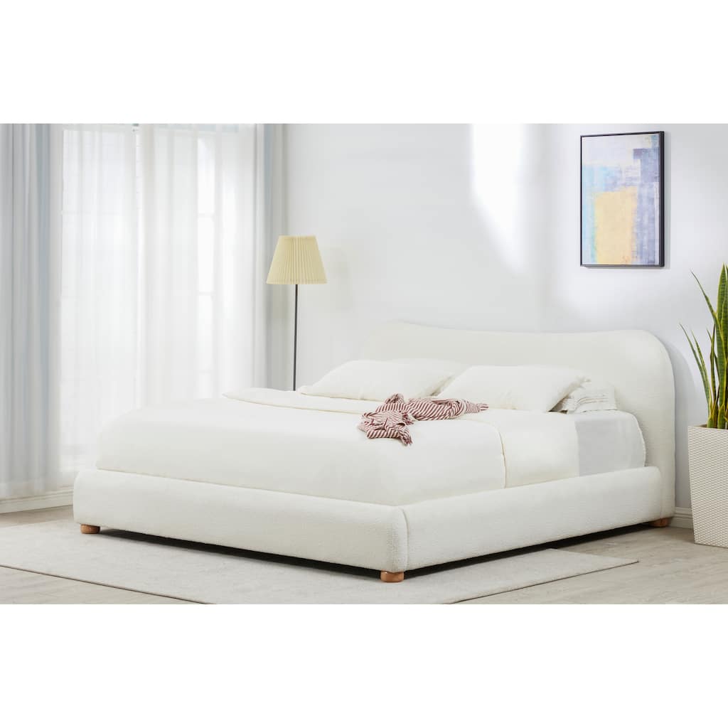 SAFAVIEH Couture Riina Boucle Bed