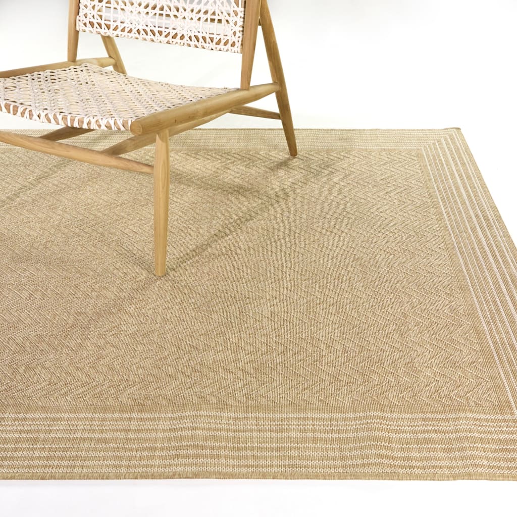 Alois Chevron Border Indoor/Outdoor Area Rug