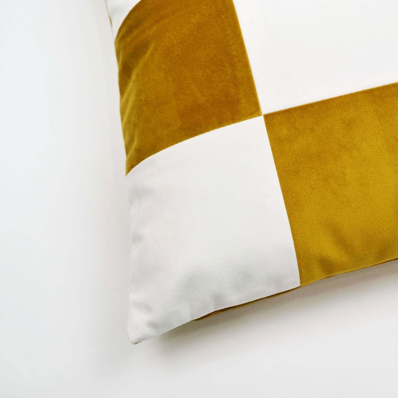 Jiti Indoor Modern Contemporary Bi-color Checkered Patchwork Pattern Plush Velvet Square Throw Pillows Cushions