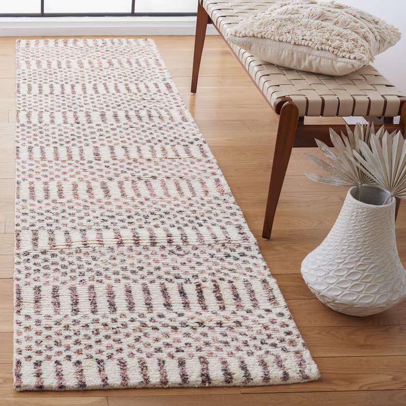 SAFAVIEH Hand-Knotted Casablanca Miens Boho Wool Rug - 2'3" x 8' Runner - Ivory/Pink