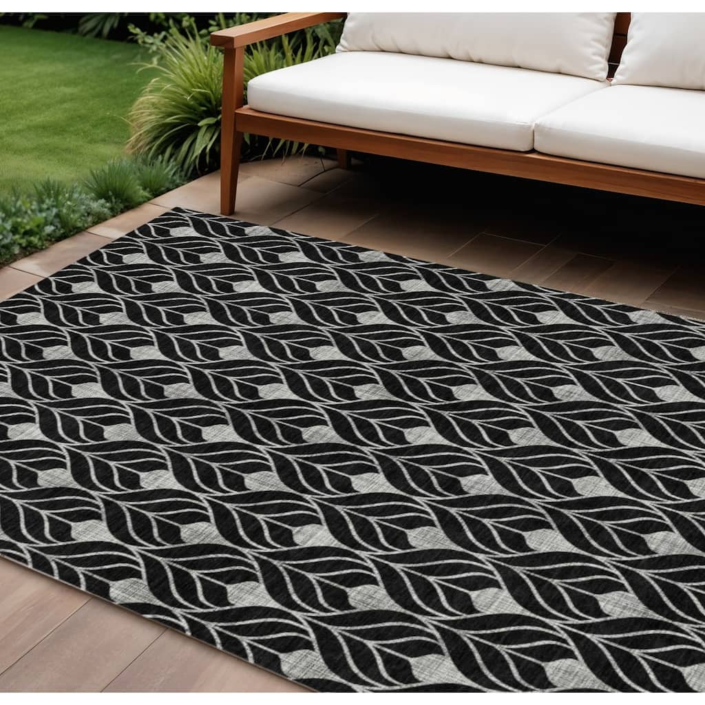 HomeRoots Geometric Transitional Rectangle Outdoor Rug