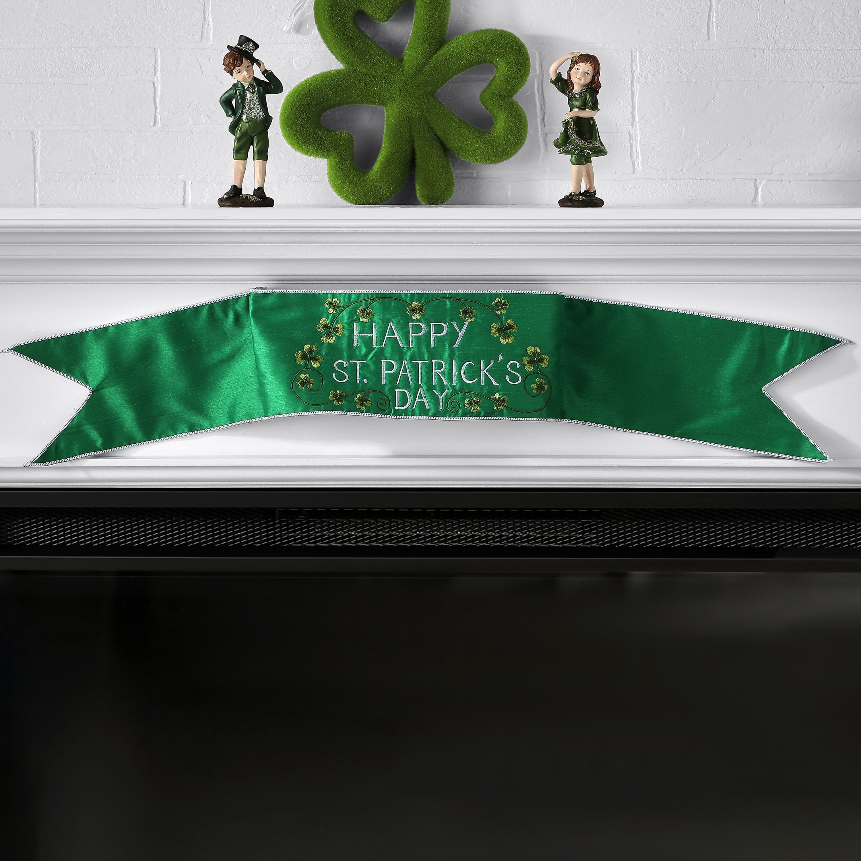 6"X44" "Happy St Patrick's Day" Banner