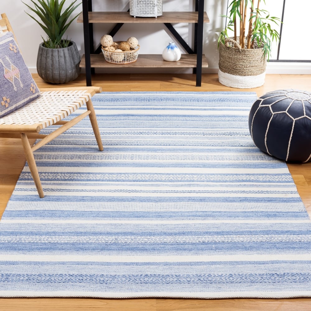 SAFAVIEH Handmade Striped Kilim Danica Rug