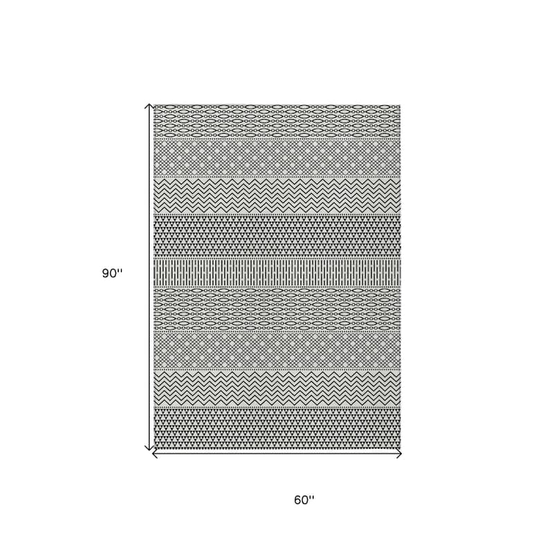 HomeRoots Chevron Modern Rectangle Outdoor Rug
