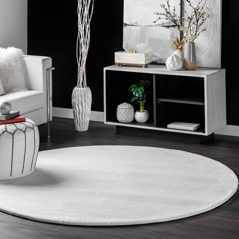 Nuloom Layne Soft Silky Faux Rabbit Fur Area Rug