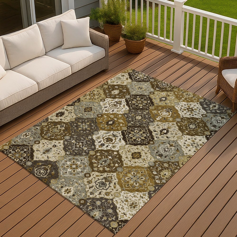 Machine Washable Indoor/ Outdoor Traditional Panel Chantille Rug