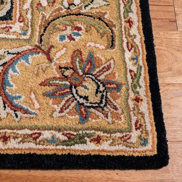 SAFAVIEH Handmade Classic Clotilda Traditional Oriental Wool Rug - 2'3" x 4' - Black/Gold
