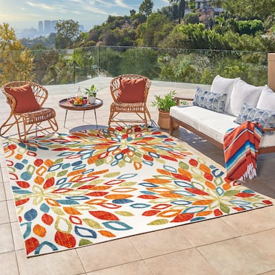Gertmenian Zelda Floral Multicolored Indoor / Outdoor Area Rug.