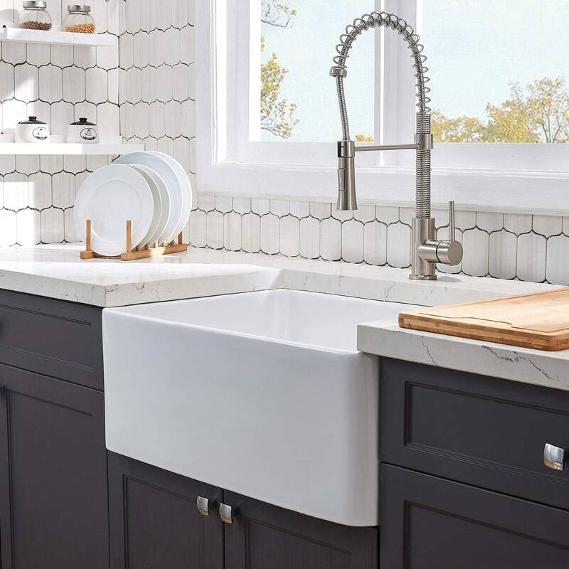White Fireclay Farmhouse Apron Kitchen Sink with Grid and Strainer