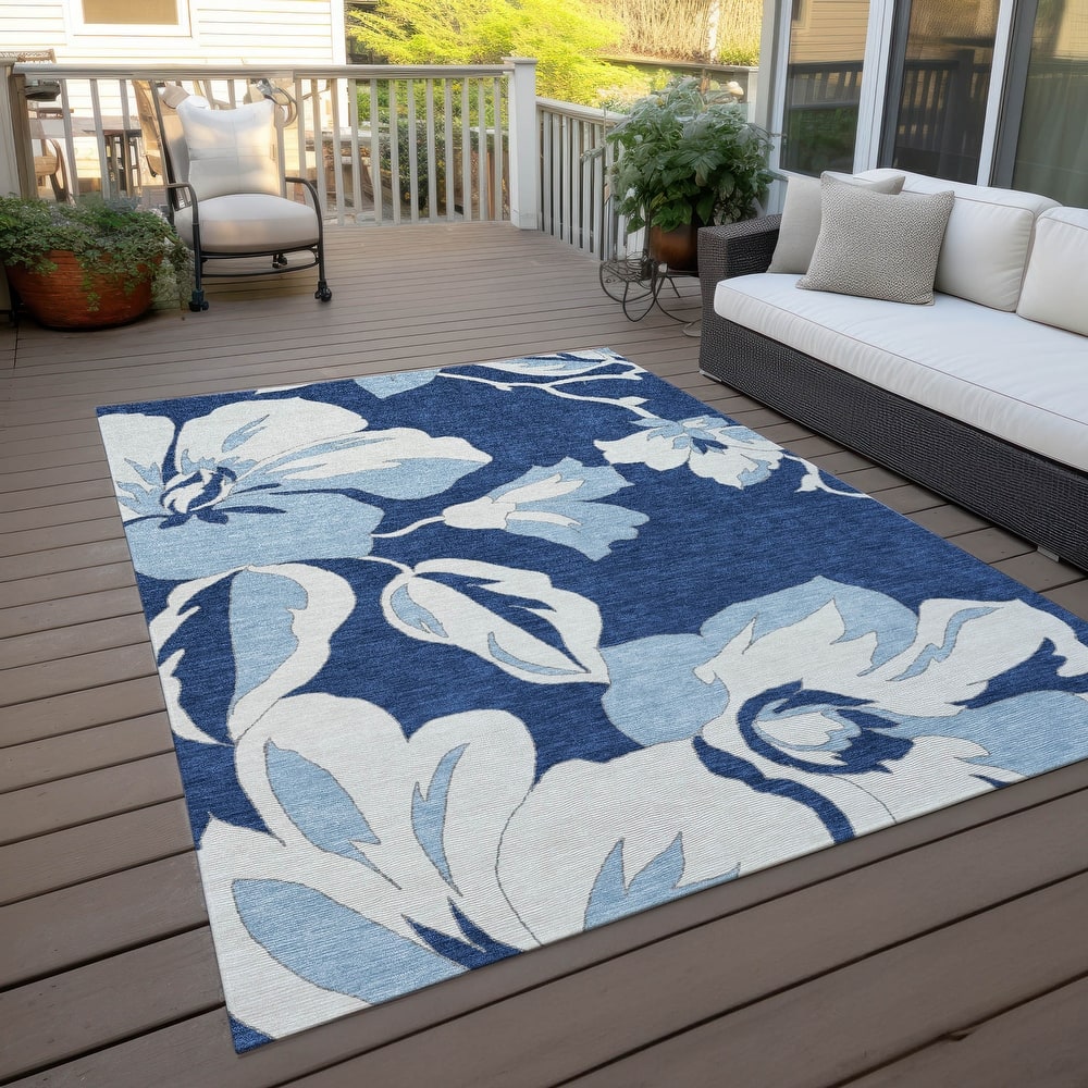 Machine Washable Indoor/ Outdoor Chantille Floral Rug
