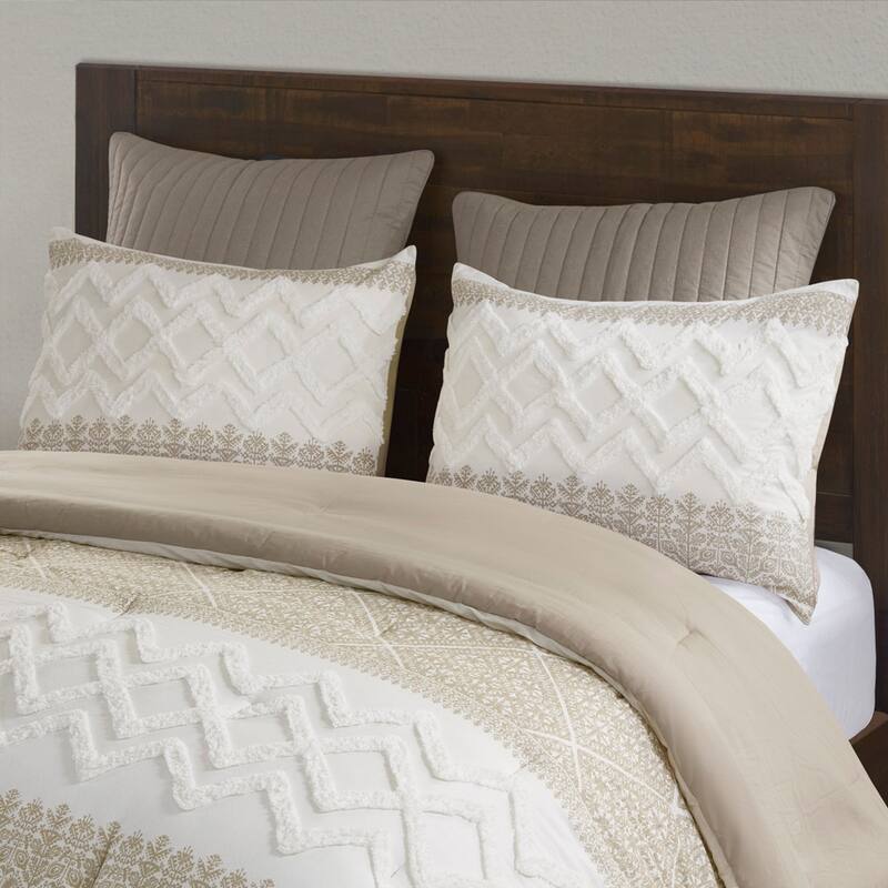 GDF Studio - Mila Cotton Comforter Set with Chenille Tufting