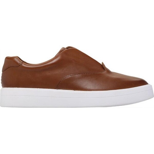 clarks hero step