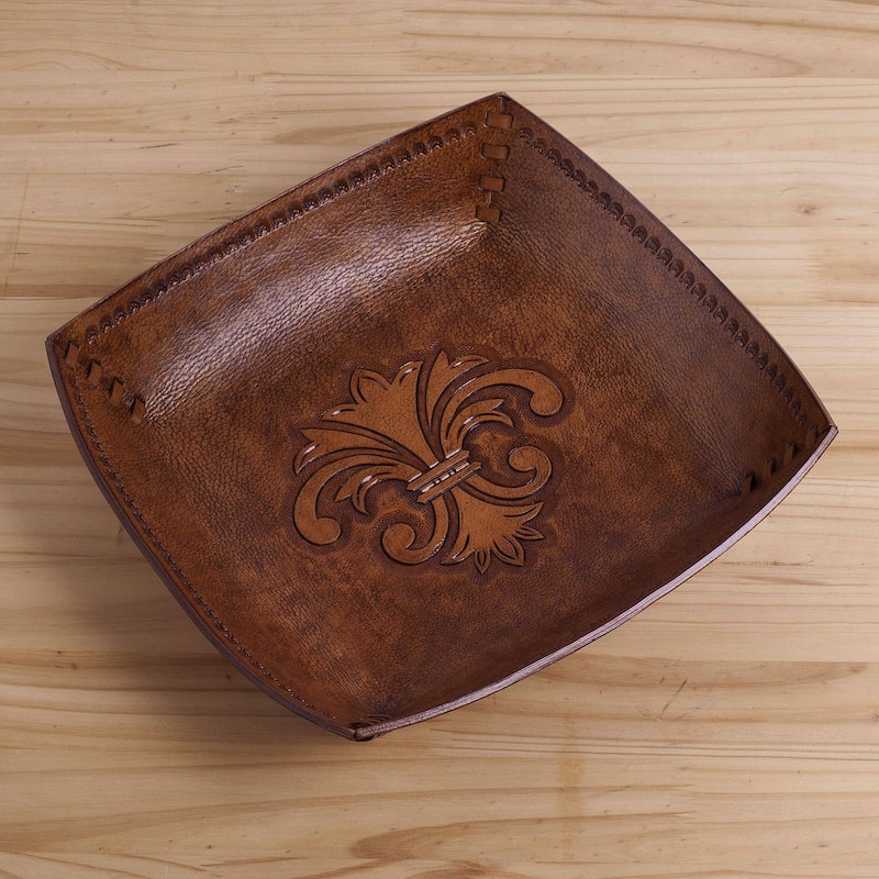 Handmade Andean Fleur-de-Lis Leather catchall (Peru)