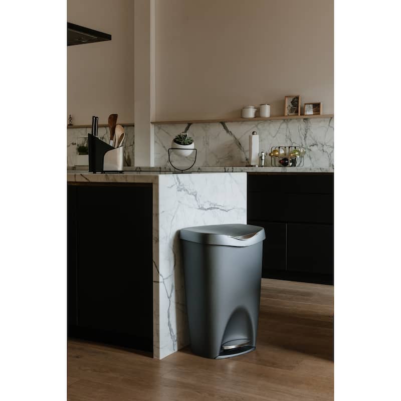 Umbra BRIM Step Trash Can