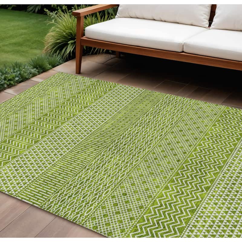 HomeRoots Chevron Modern Rectangle Outdoor Rug - 10' X 14'