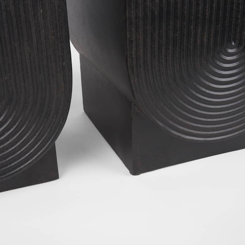 Medina Antiqued Black Metal Planters (Set of 2) - 9.5L x 9.5W x 11.0H