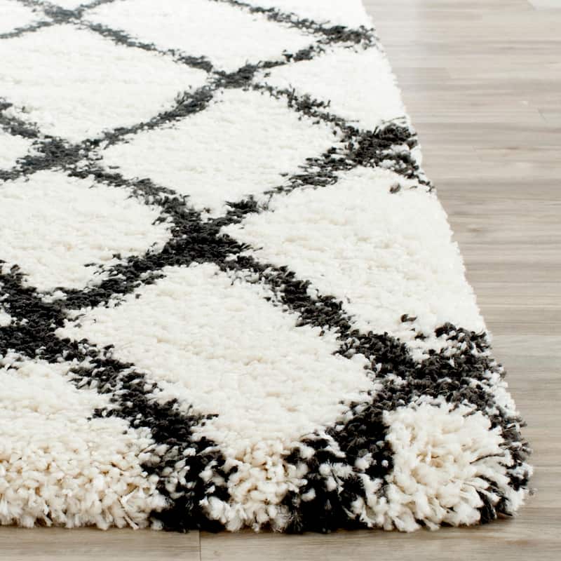 SAFAVIEH Belize Shag Nydia 2-inch Thick Rug