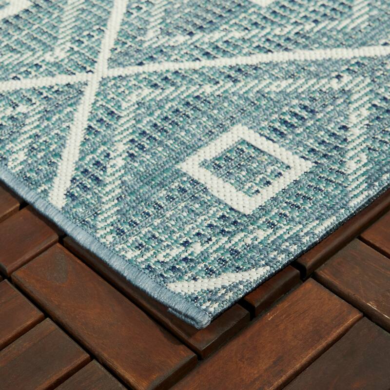 Annika Diamond Trellis Pattern Indoor/ Outdoor Area Rug