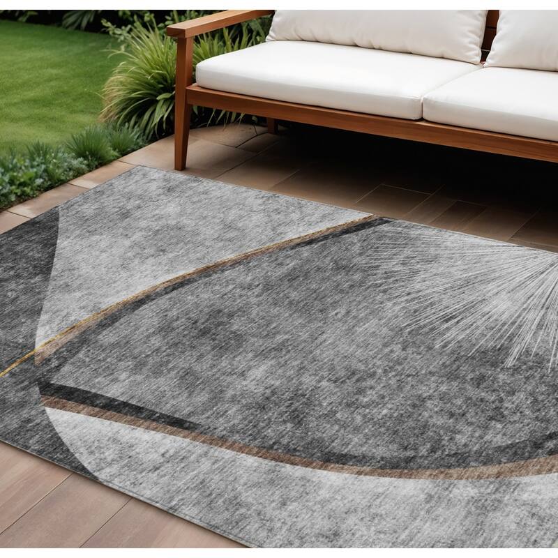 HomeRoots Abstract Transitional Rectangle Outdoor Rug - 8' X 10'