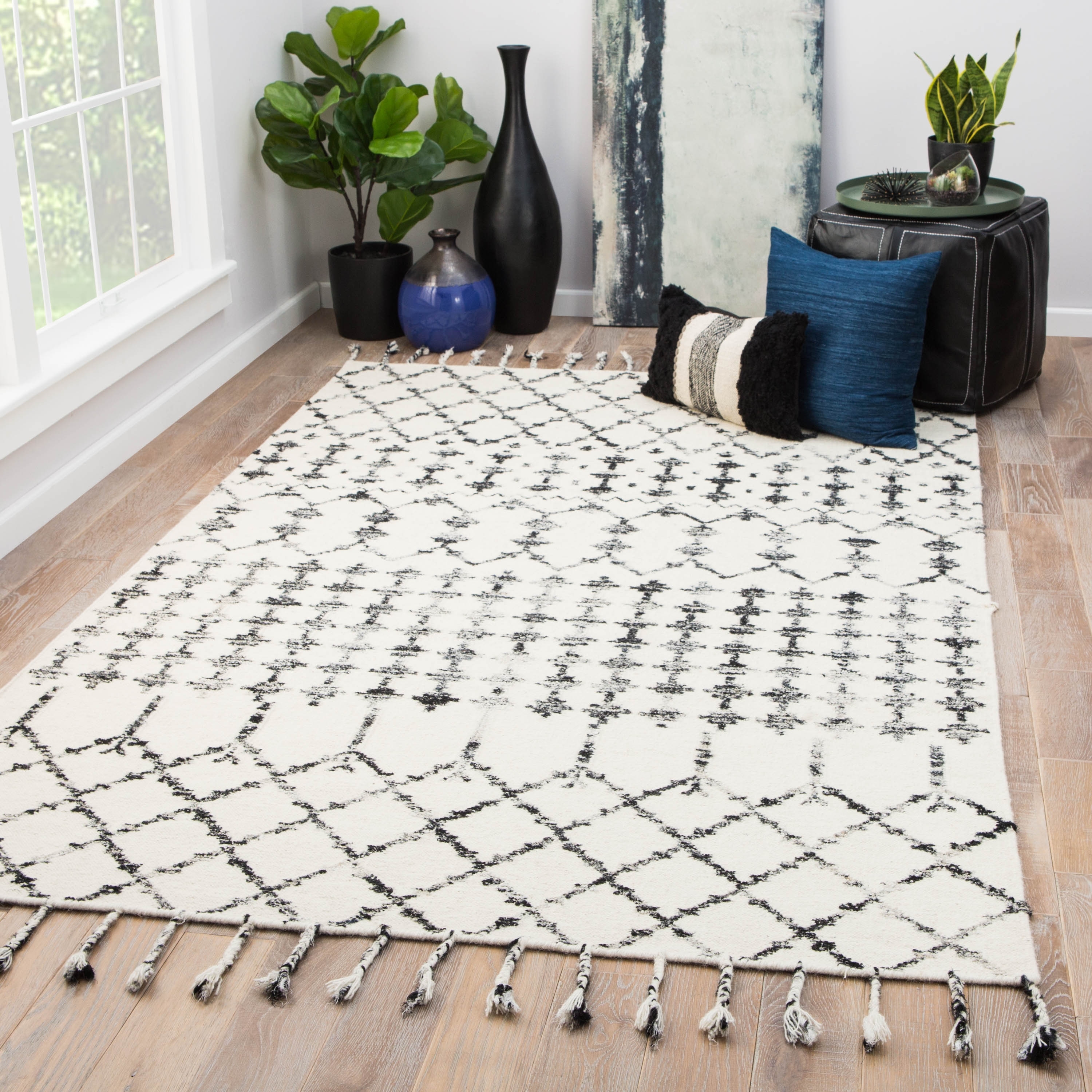 Salita Handmade Geometric Ivory/ Black Area Rug