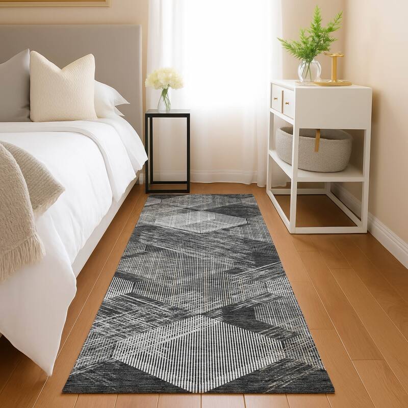 Machine Washable Indoor/ Outdoor Modern Hotchkiss Chantille Rug