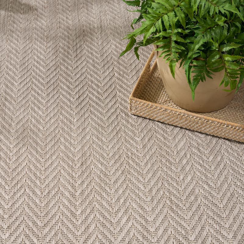 Nourison Horizon Indoor/Outdoor Chevron Area Rug