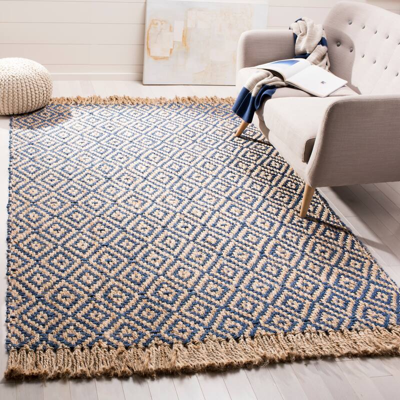 SAFAVIEH Handmade Natural Fiber Jaeda Diamond Jute Tassel Rug