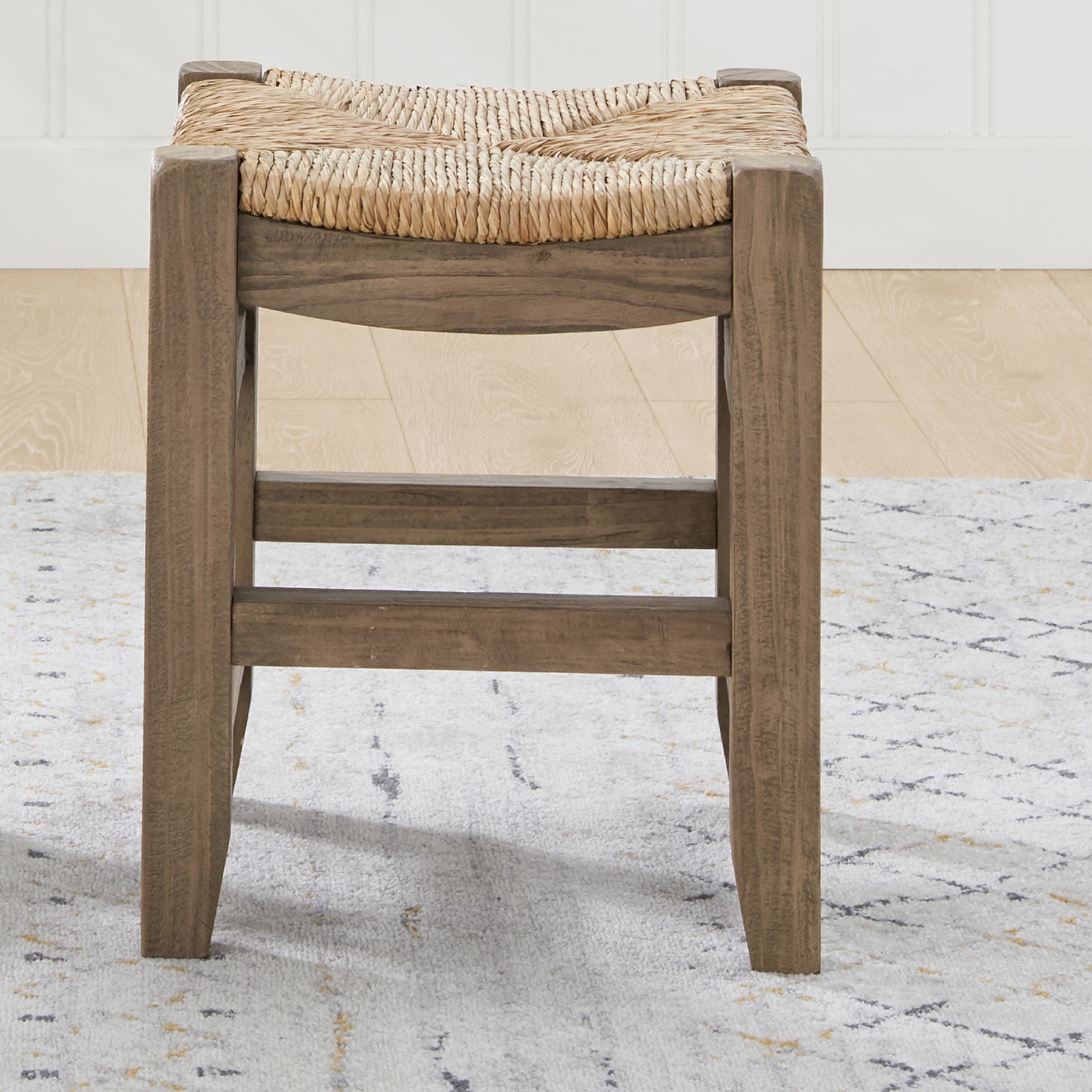 18 inch best sale wooden stools