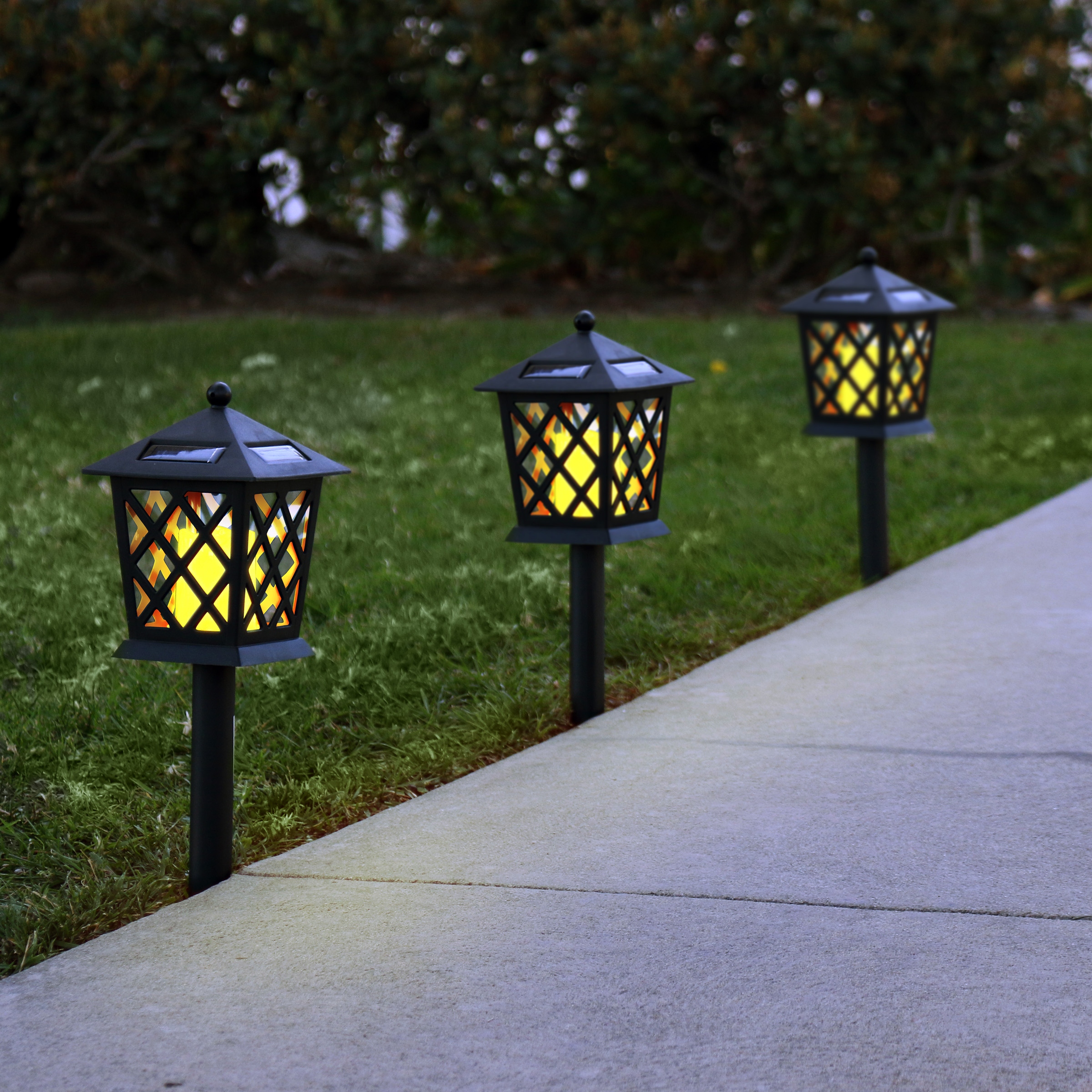 Alpine Corporation 16 Tall Outdoor Solar Powered Pathway LED Light Stakes Set of 4