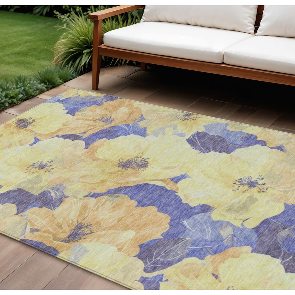 HomeRoots Floral Transitional Rectangle Outdoor Rug