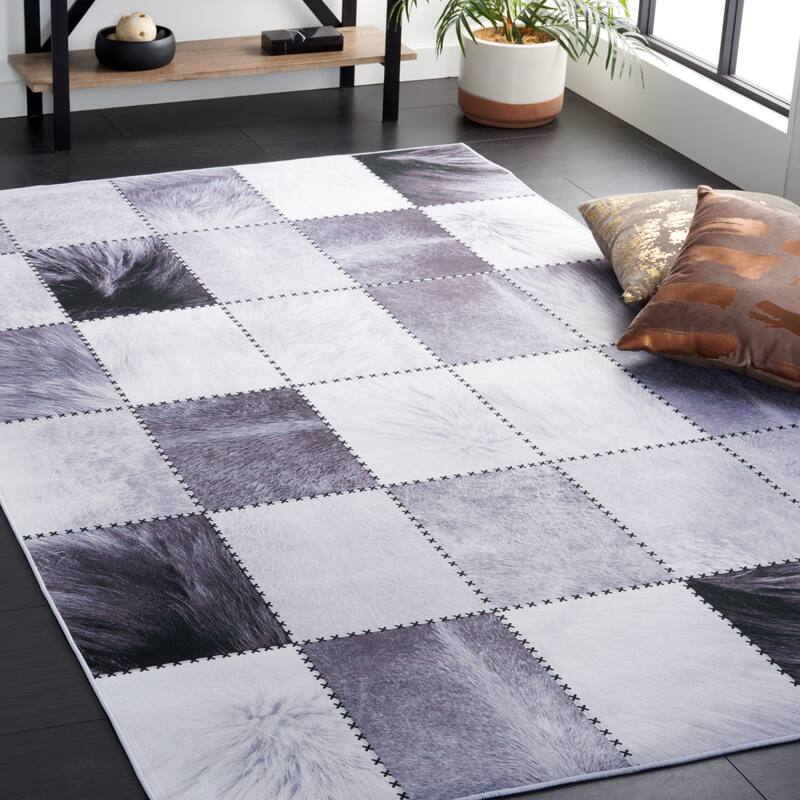 SAFAVIEH Faux Hide Machine Washable Slip Resistant Savina Rustic - 6' x 9' - Light Grey/Grey - Rectangle