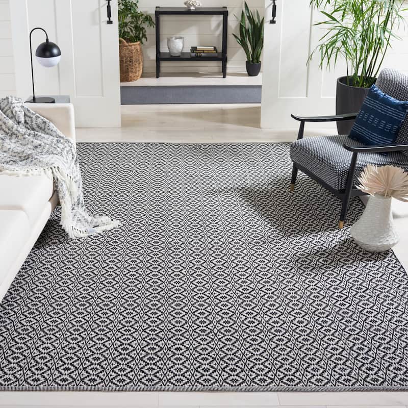 SAFAVIEH Handmade Flatweave Montauk Anky Casual Cotton Rug - 6' x 9' - Ivory/Black