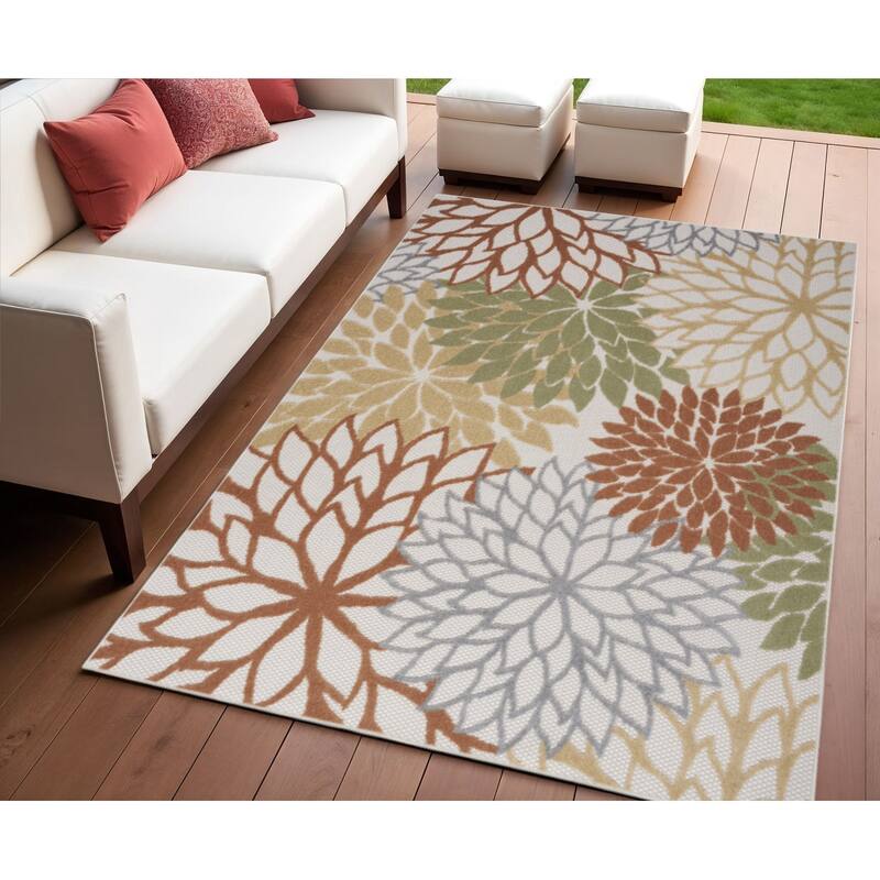 HomeRoots Contemporary Rectangle Outdoor Rug - 4' X 6' - Green/Blue/Ivory - 4' X 6'