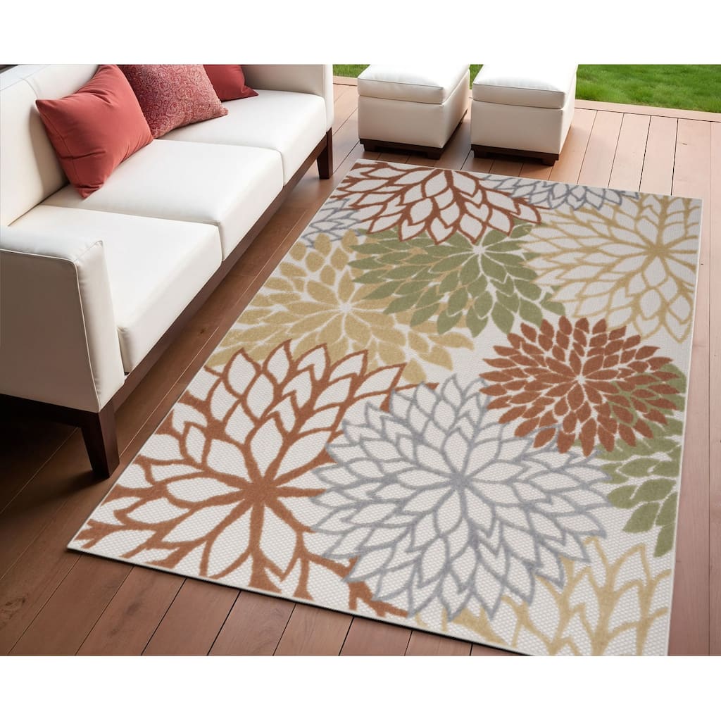 HomeRoots Contemporary Rectangle Outdoor Rug - 4' X 6'