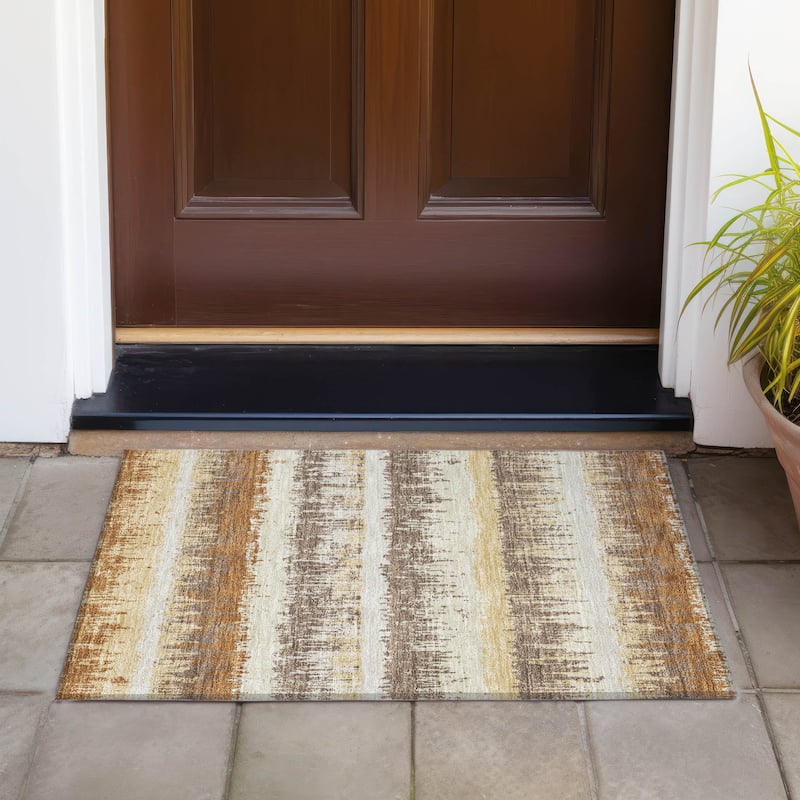 Machine Washable Indoor/ Outdoor Abstract Ombre Chantille Rug - Mocha - 1'8" x 2'6"