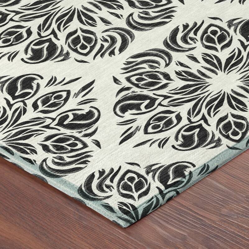 Machine Washable Indoor/ Outdoor Damask Pearl Chantille Rug